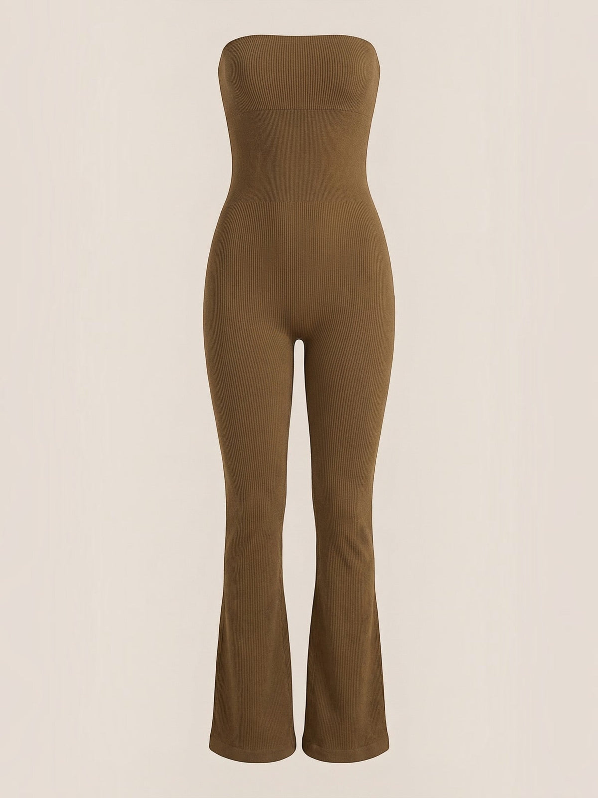 Trägerloser Jumpsuit mit ausgestelltem Bein