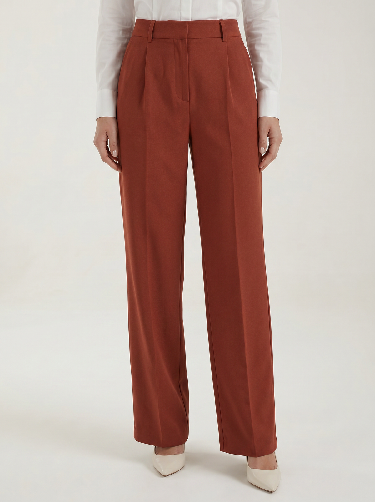 Geschneiderte Hose mit hohem Bund und weitem Bein