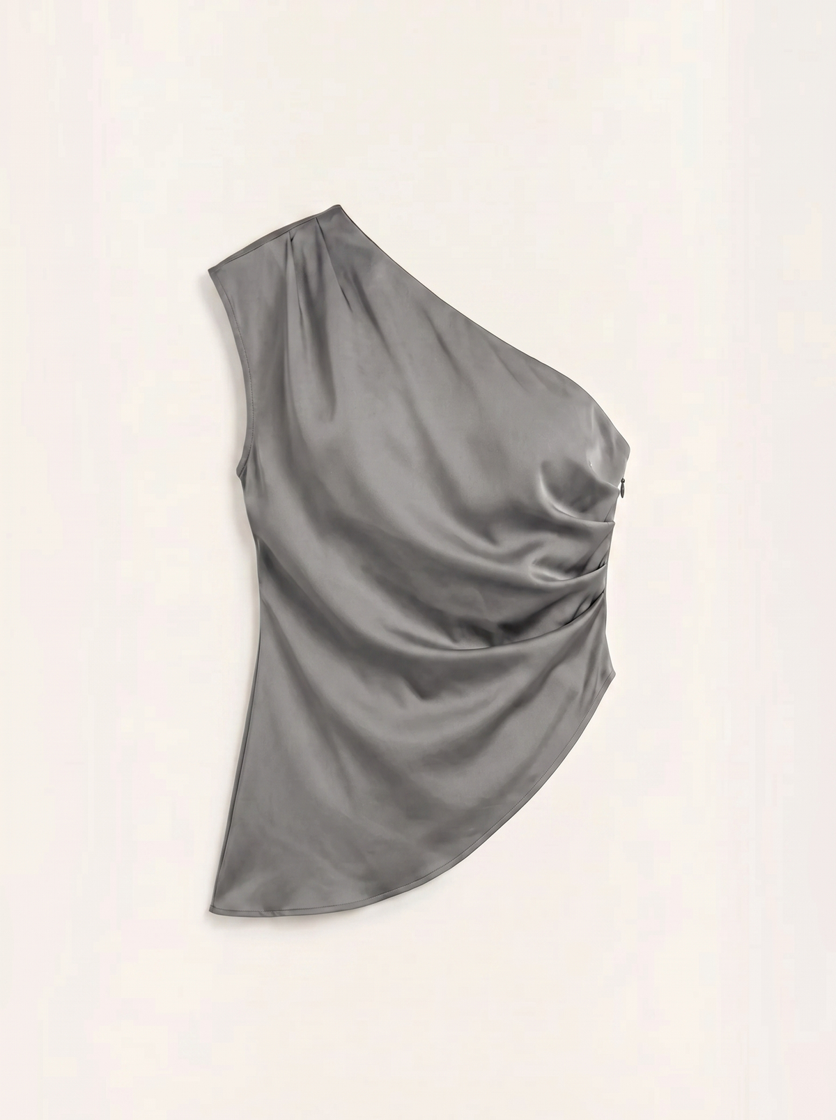 Asymmetrisches drapiertes Top aus Satin