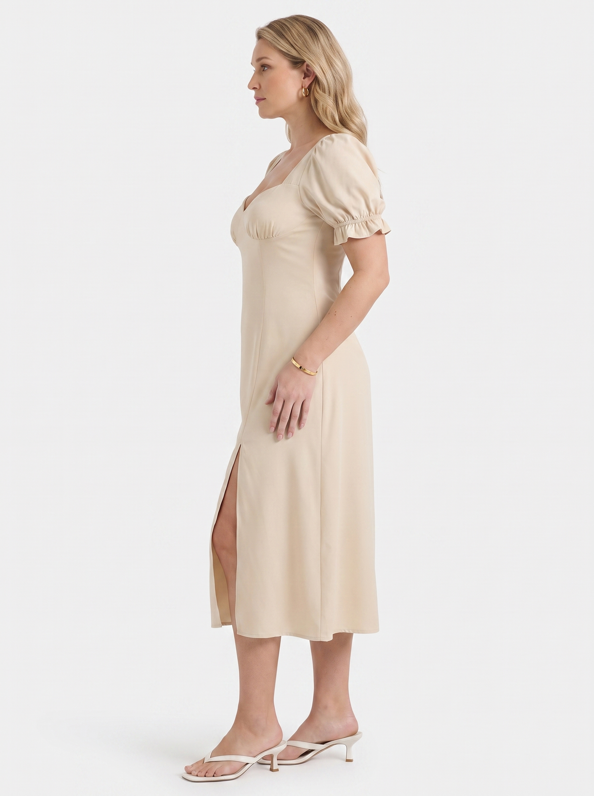 Midikleid mit Herzausschnitt und Puffärmeln