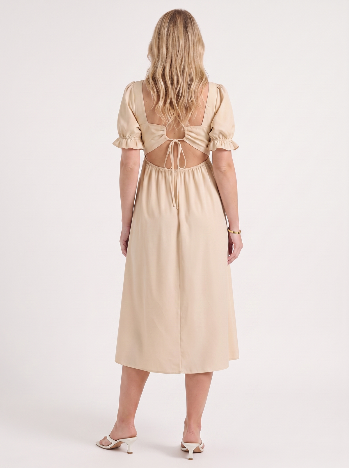 Midikleid mit Herzausschnitt und Puffärmeln
