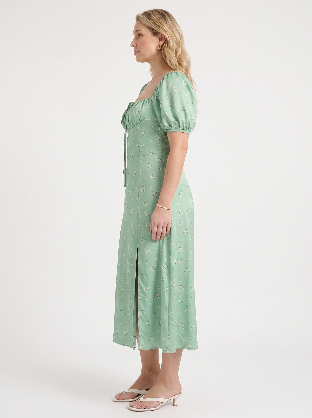 Geblümtes Midikleid mit Puffärmeln