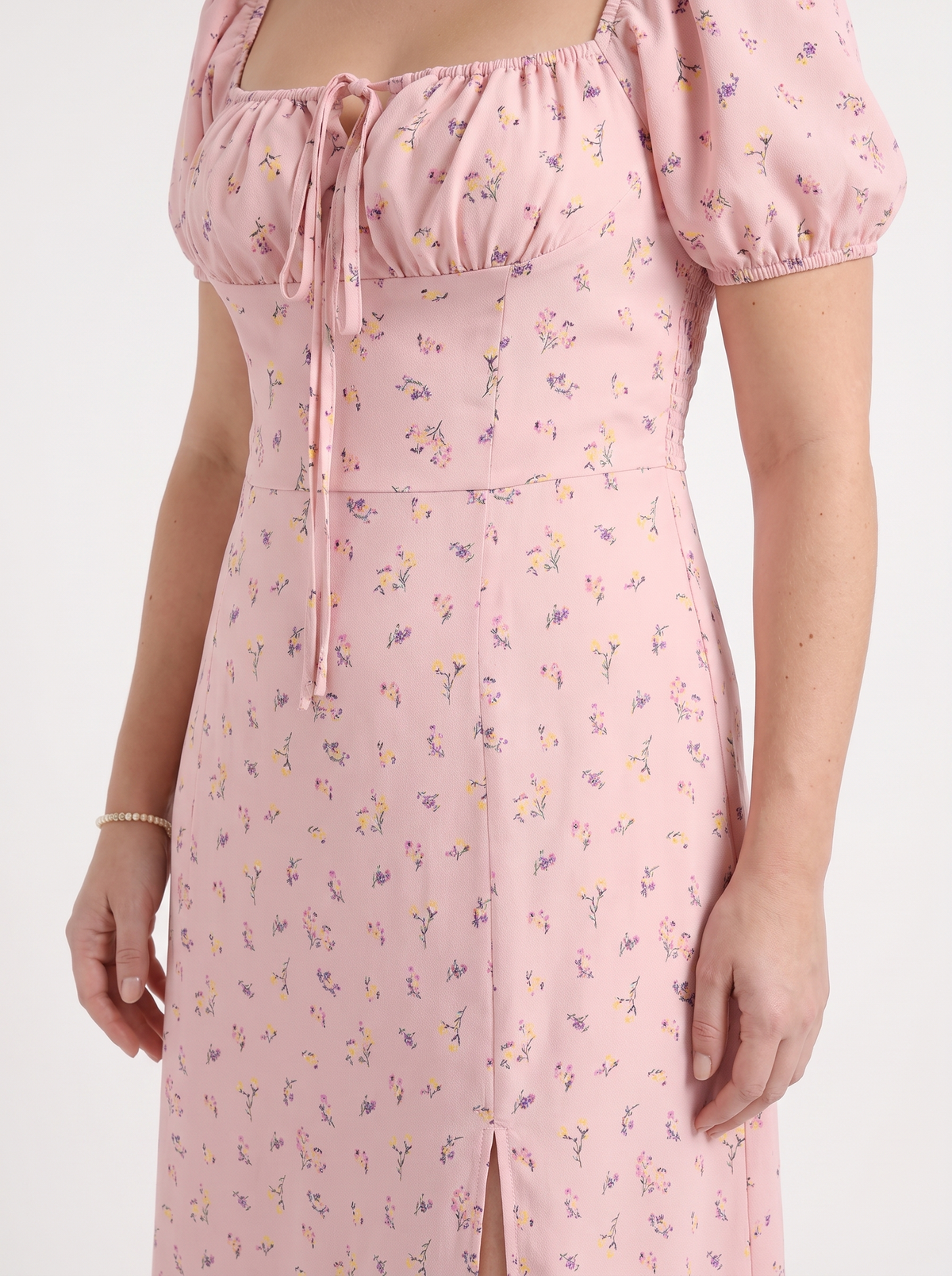Geblümtes Midikleid mit Puffärmeln