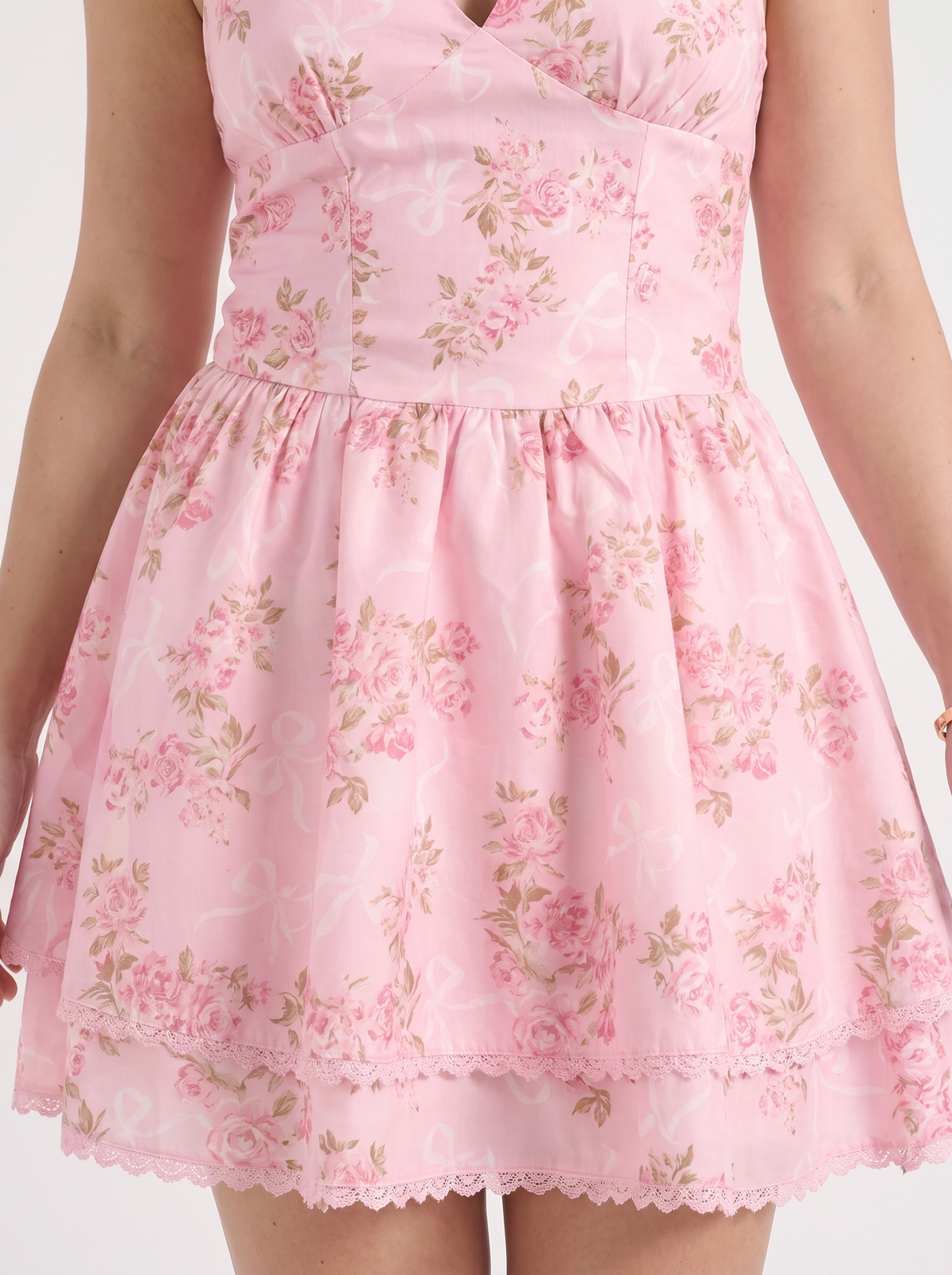 Geblümtes Minikleid mit Neckholder
