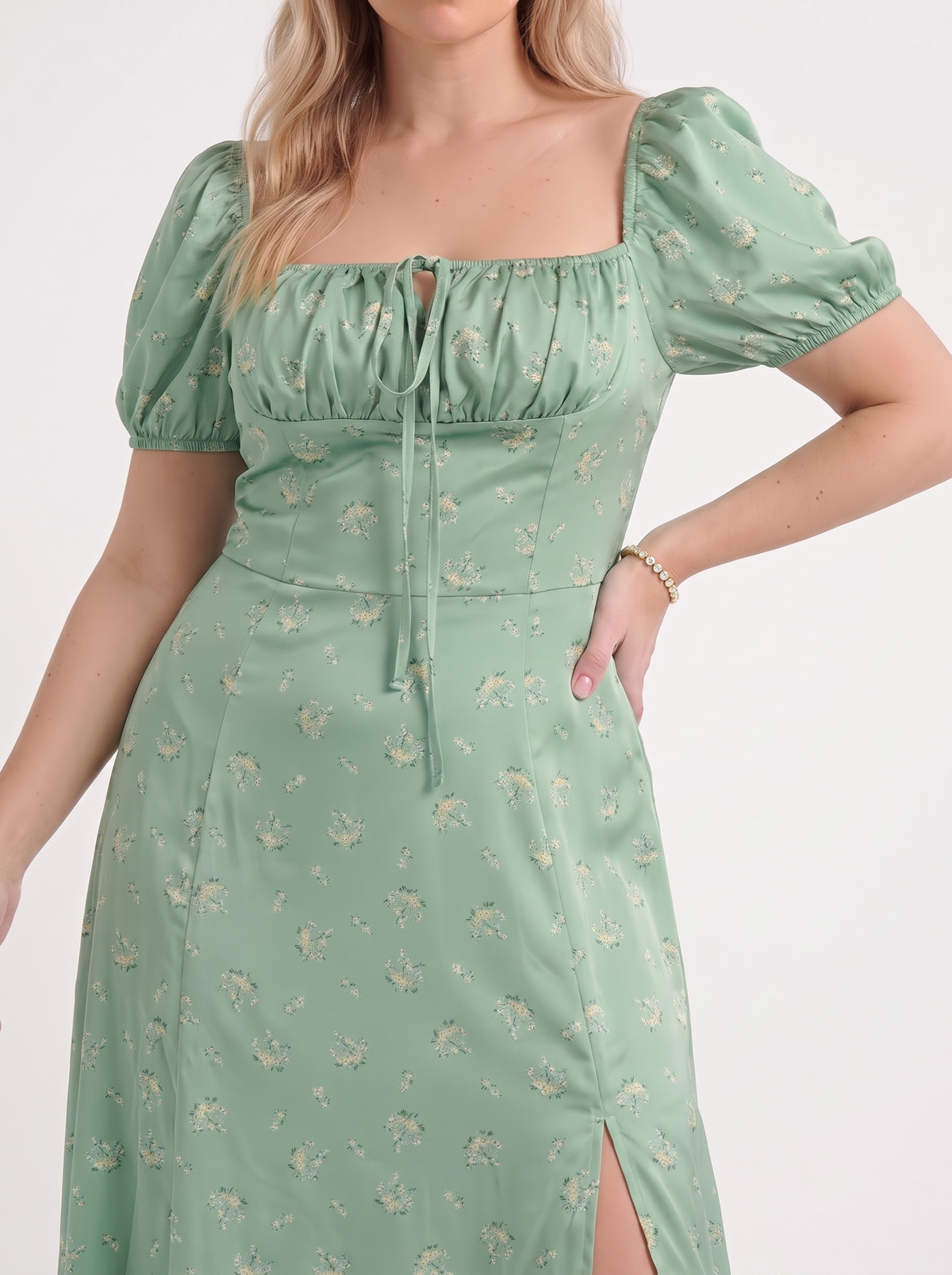Geblümtes Midikleid mit Puffärmeln