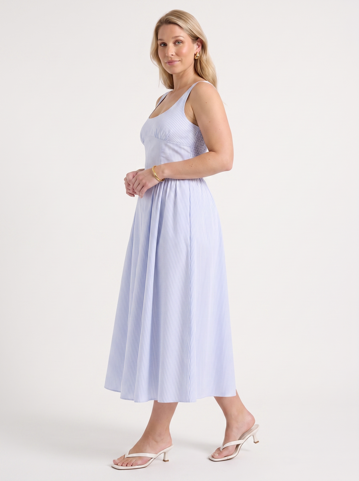 Geblümtes Midikleid mit eckigem Ausschnitt