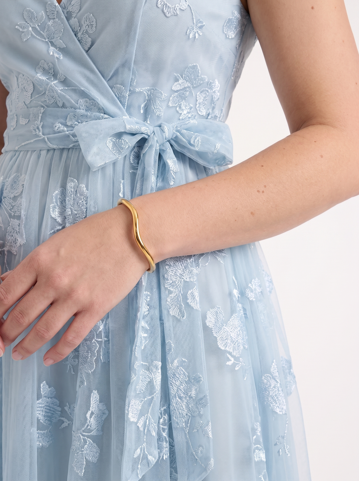 Geblümtes Wickel-Midikleid