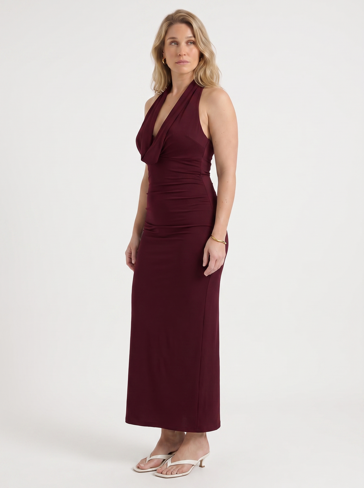Maxikleid mit Wasserfallausschnitt