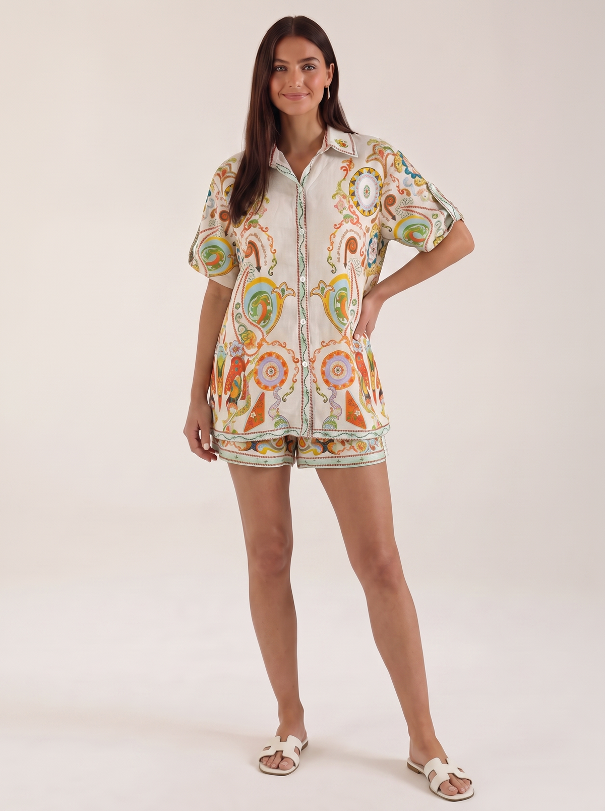 Set aus bedrucktem Hemd und Shorts