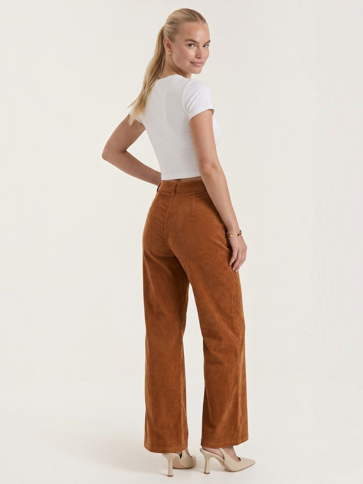 Cordhose mit weitem Bein und Aufgesetzten Taschen