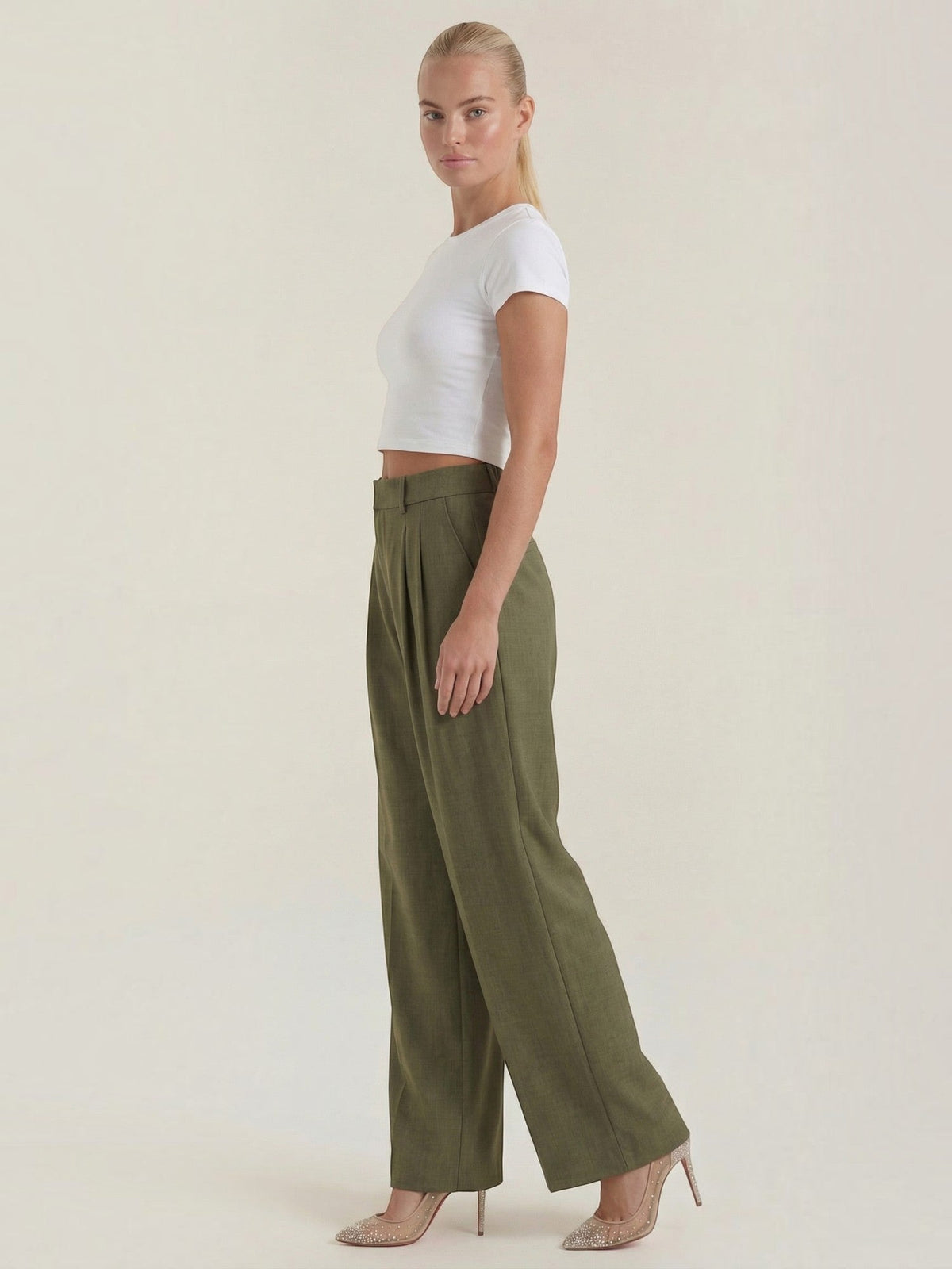 Hohe weite Hose