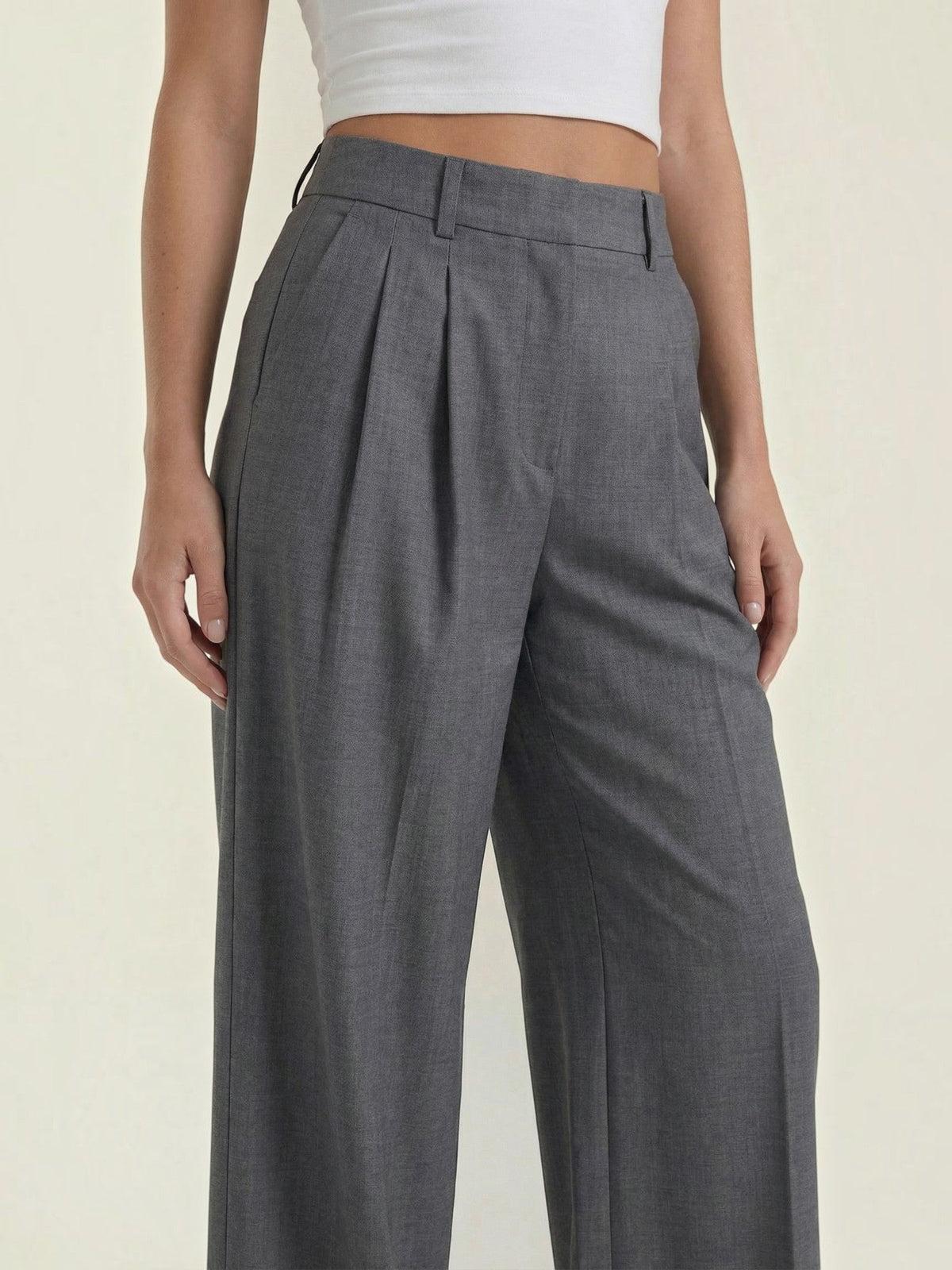 Hohe weite Hose