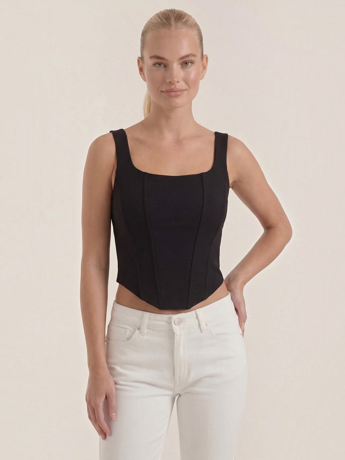 Tank Top mit eckigem Ausschnitt und Konturnähten