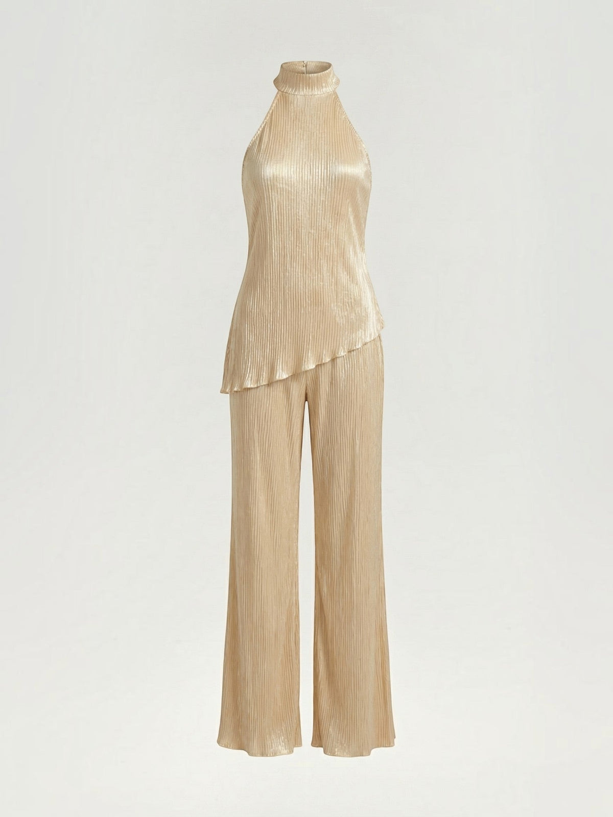 Plissierter Jumpsuit mit hohem Kragen und weitem Bein
