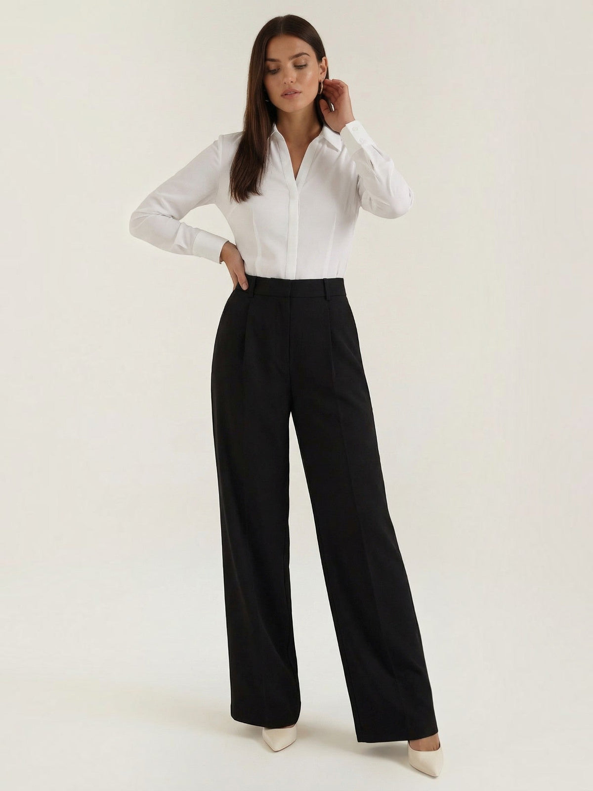 Geschneiderte Hose mit hohem Bund und weitem Bein