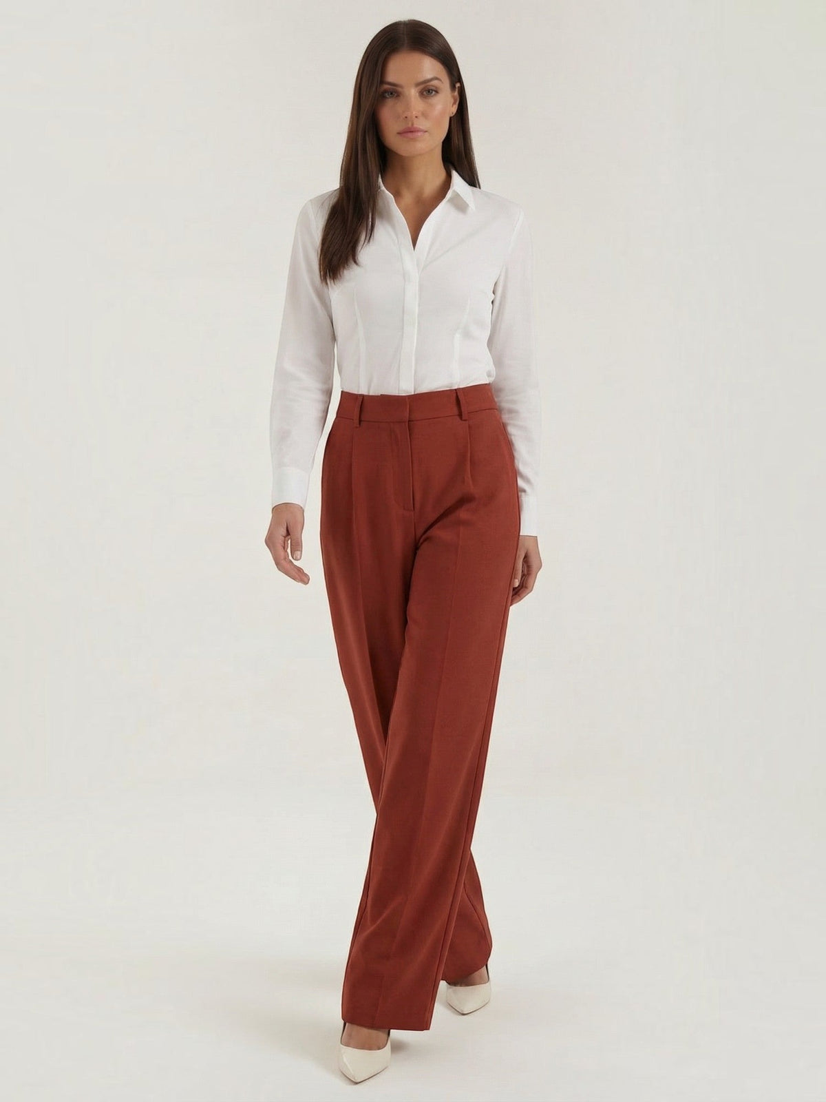 Geschneiderte Hose mit hohem Bund und weitem Bein