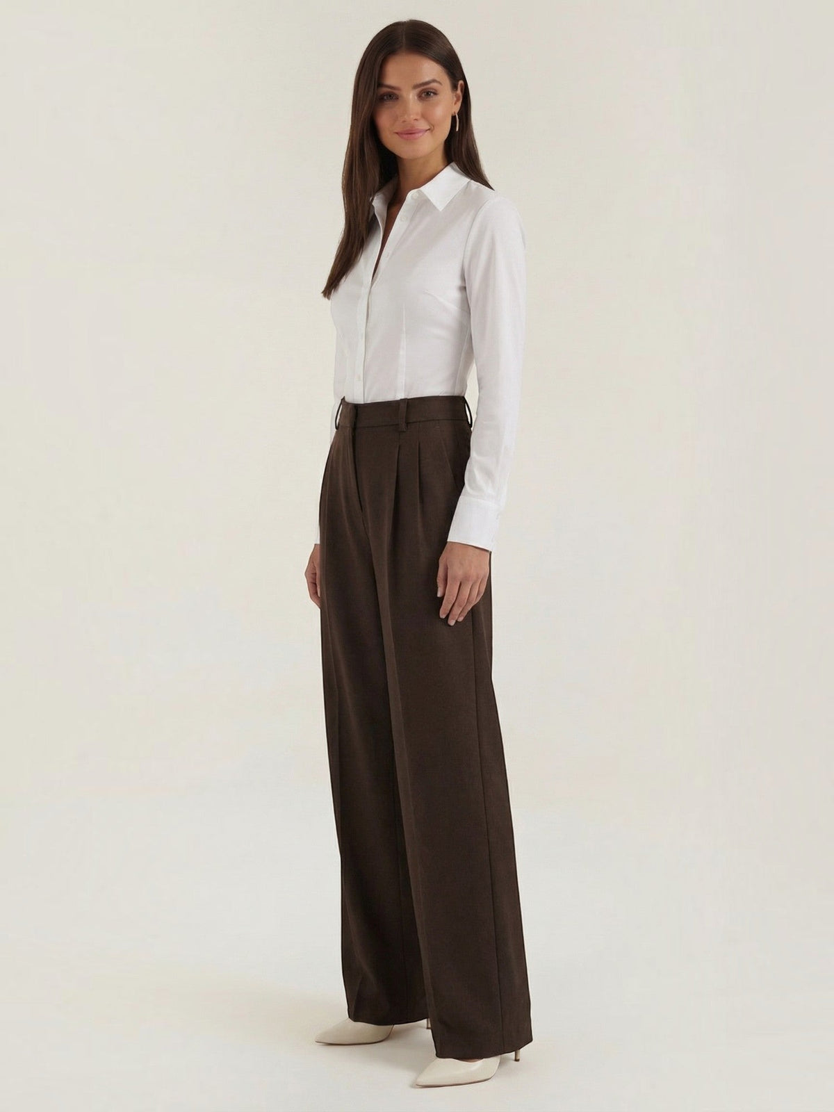 Geschneiderte Hose mit hohem Bund und weitem Bein