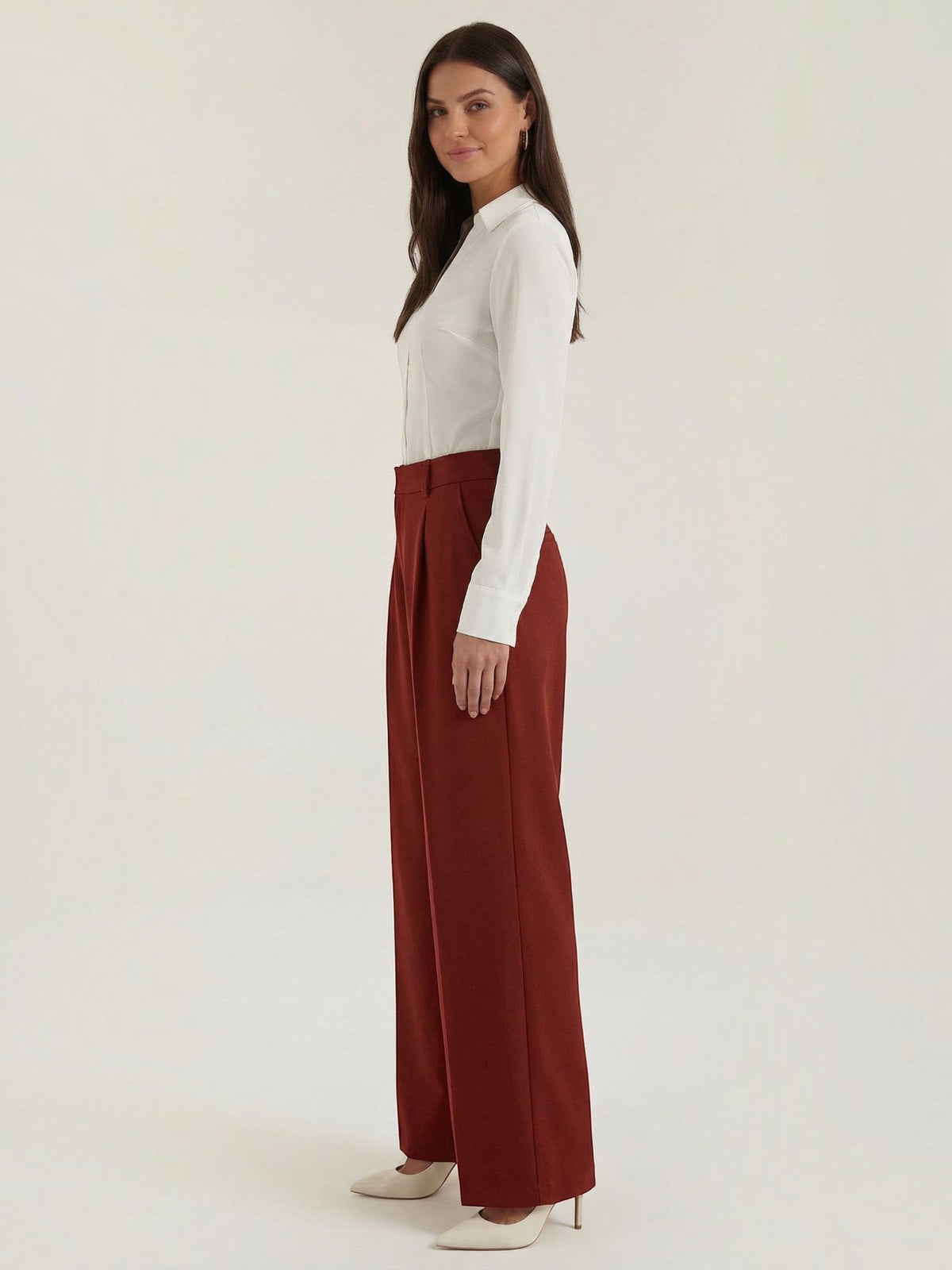 Geschneiderte Hose mit hohem Bund und weitem Bein