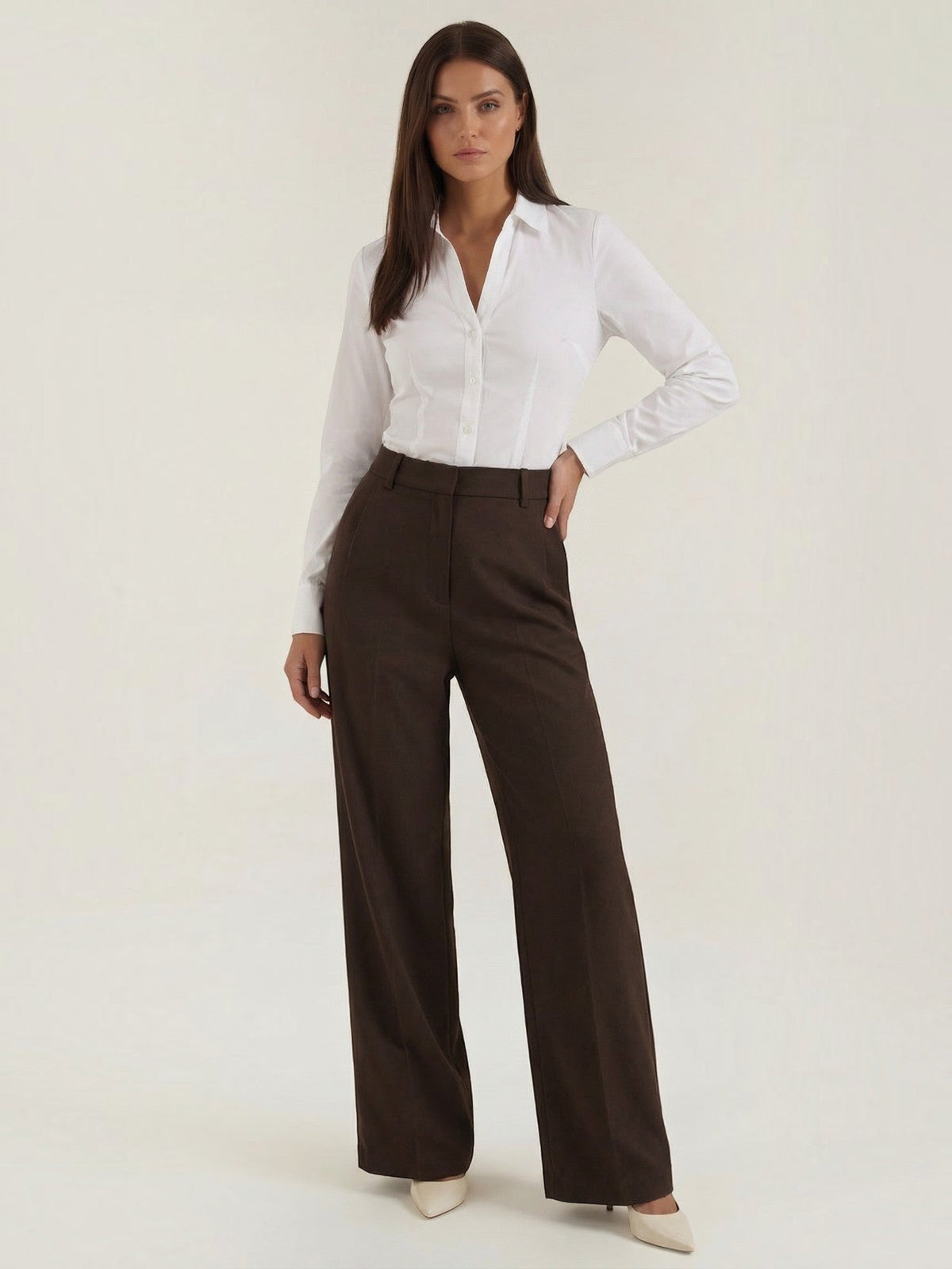 Geschneiderte Hose mit hohem Bund und weitem Bein