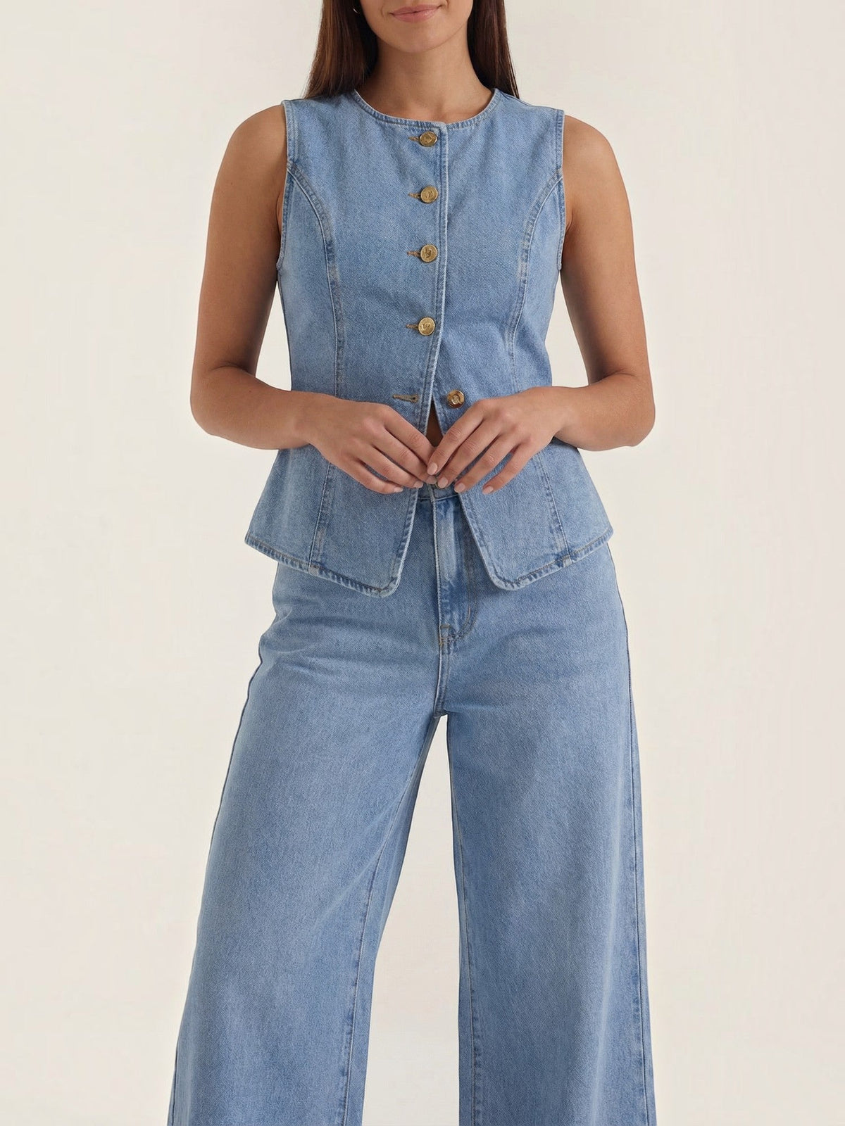 Set aus Baumwoll-Denim-Weste und weiter Hose